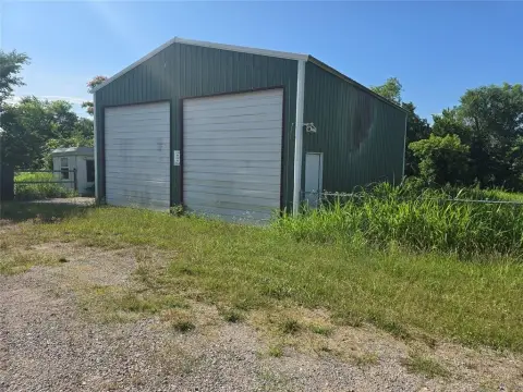 Prime Corner Lot on Highway