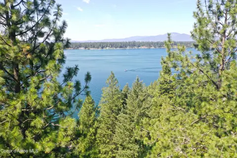Waterfront-Adjacent Residential Lot