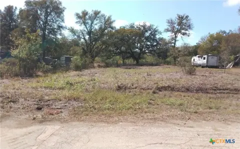 Residential Lot in Waelder, TX