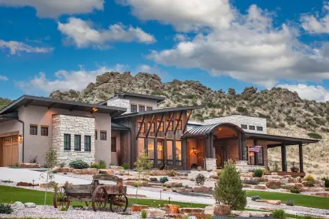 Land with Mountain-Modern Homestead