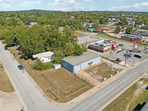 Versatile Warehouse in Sand Springs