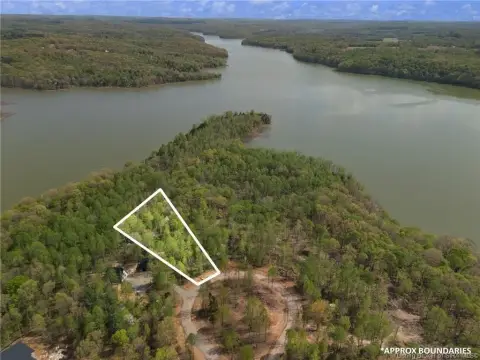 Lakeside Village Lot Near Boat