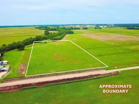 Versatile Acreage Near I-35
