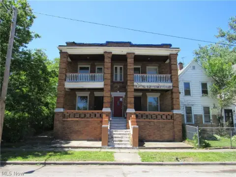 6-Unit Brick Apartment Building