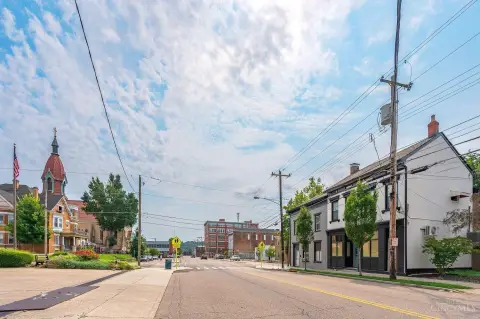 Renovated Quadplex with Leased Units
