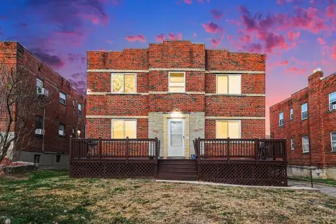 Cash-Flowing Cincinnati Four-Family Investment