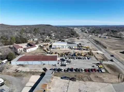 Poteau Auto Service Garage For Sale