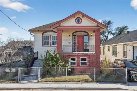 Carrollton Triplex: Investment Opportunity