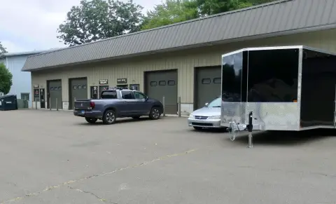 Deep River Warehouse For Lease