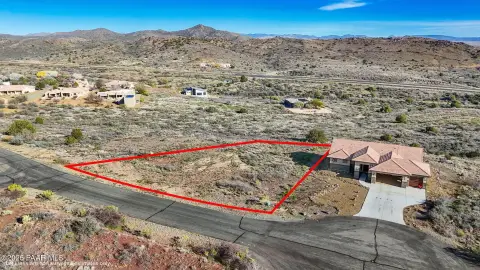 Picture of Residential land & home lots at S Caballo Ter 12391, Mayer, AZ