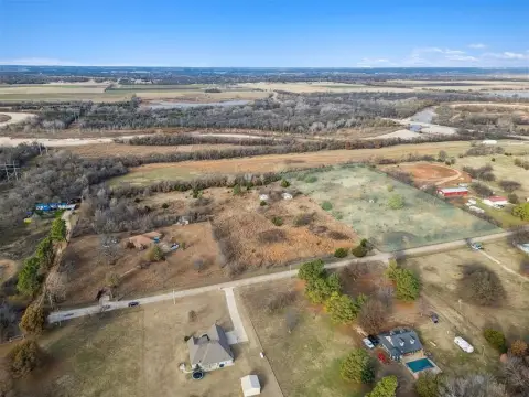 Residential Land in Jones, OK