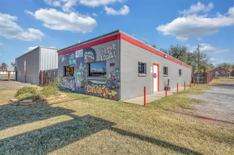 Retail Building on Route 66