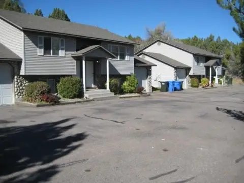 Pocatello Duplex with Garages