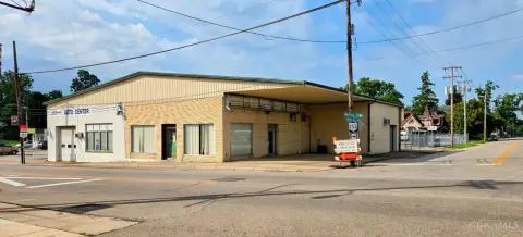 Multi-Building Auto Shop Property
