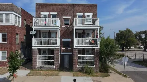 Kansas City Studio Apartment Building