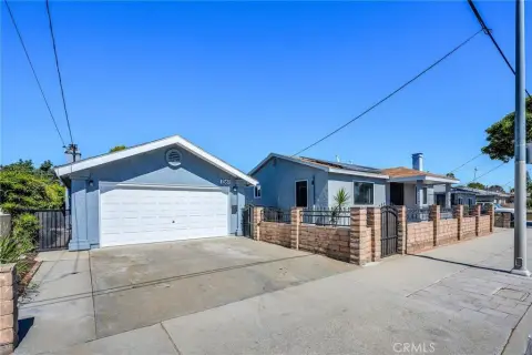 Detached-Home Duplex with Garages