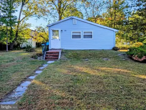 Buildable Lot in Columbia Lakes