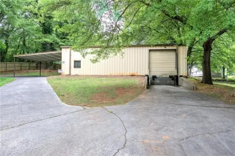 Versatile Warehouse in Cartersville Heart