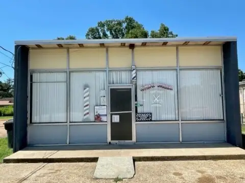 Retail Space on Springhill Avenue