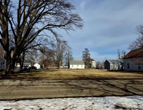 Winfield, IA Open Lot