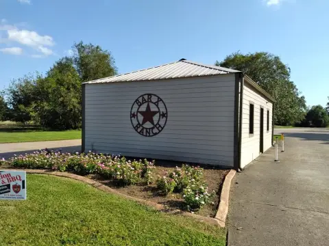 Residential Land in Angleton, TX