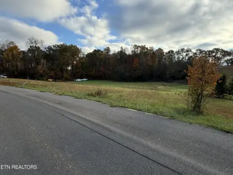 Strawberry Plains Acreage For Sale