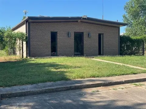 Multi-Building Flex Space