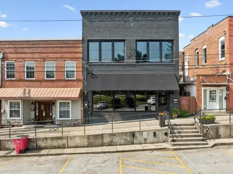 Dual-Purpose Commercial Building in Carthage