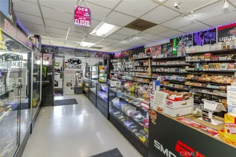 Profitable Smoke and Vape Shop