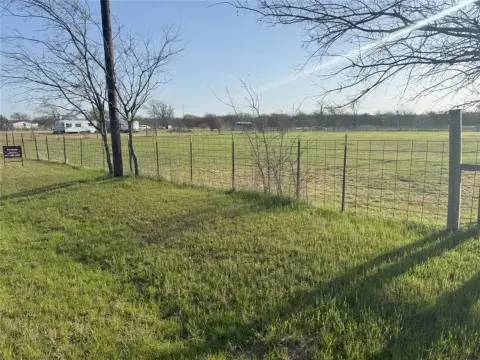 Unimproved 1-Acre Land in Joshua, TX