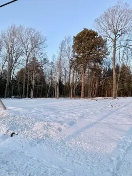 Land with Lake Views