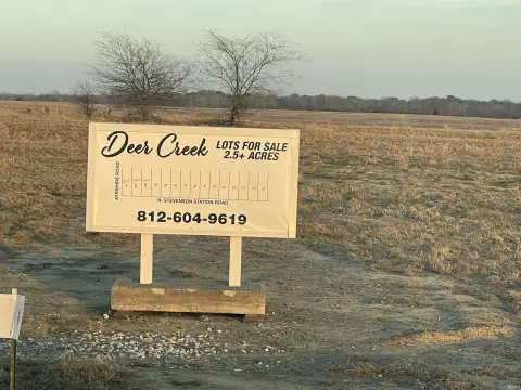 Residential Land in Chandler, IN