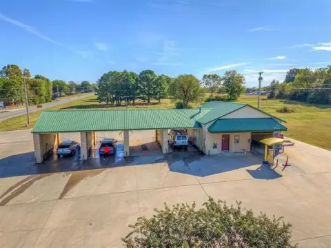 Established Car Wash in Coweta