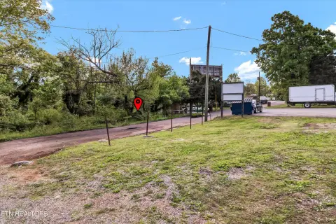 Commercial/Industrial Lot in Knoxville
