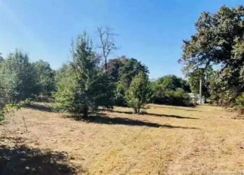 Broken Arrow Land with Reservoir