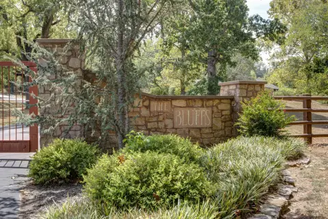 Spacious Residential Lot in Ozark