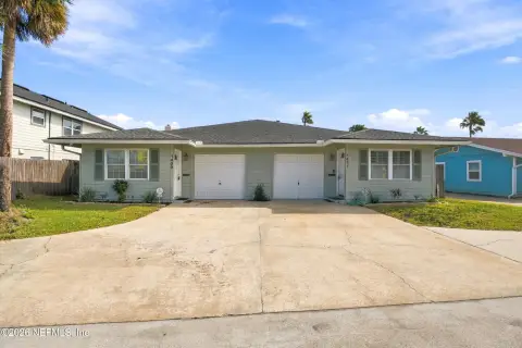 Duplex with Fenced Yard
