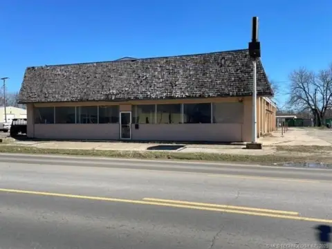 Mixed-Use Property, Durant, Oklahoma