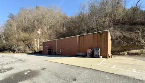 Versatile Commercial Building in Belcher, KY