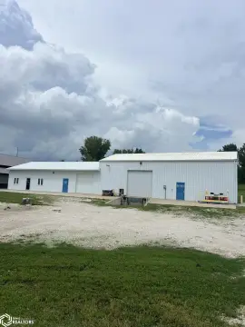 Versatile Commercial Shop Space