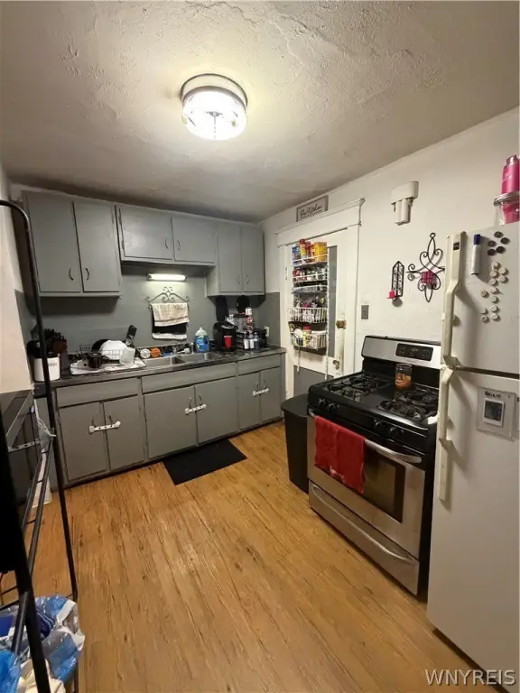 Picture 4