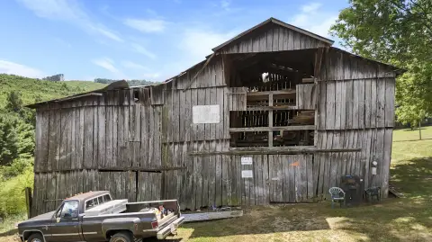 Land with Barn in Morristown