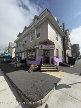 6-Unit Mixed-Use Property