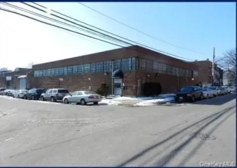 Corona Warehouse with Parking