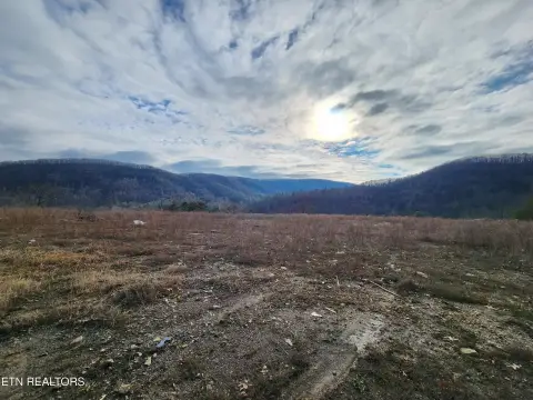 Harriman Land with Mountain Views
