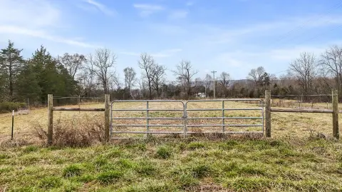 Unrestricted Land in Bulls Gap