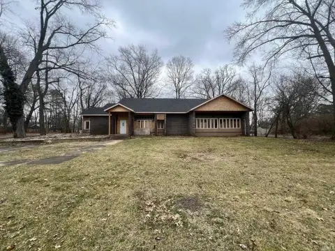 Commercially Zoned Office Building