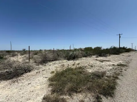 Del Rio Lot Near Lake