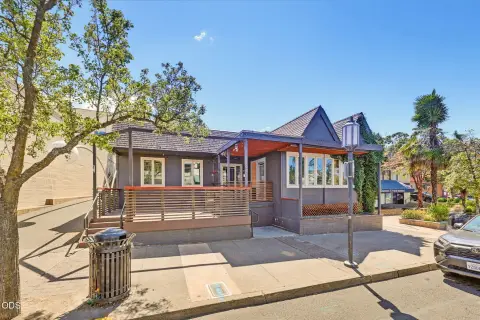 Two-Space Mixed-Use Property