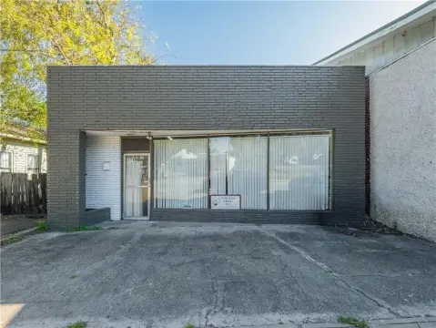 Updated Commercial Building with Tenant